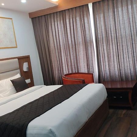 Hotel Eyrie Nest העיר בנגלור מראה חיצוני תמונה
