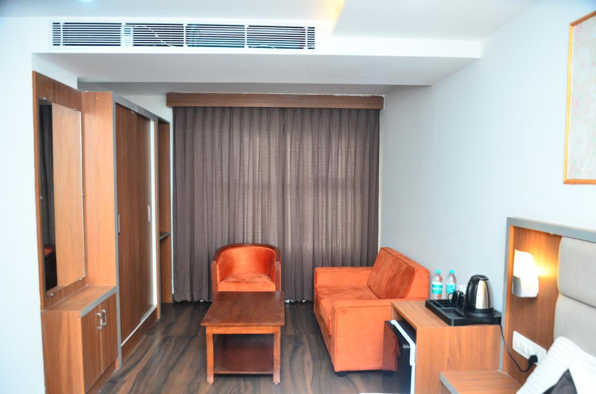 Hotel Eyrie Nest העיר בנגלור מראה חיצוני תמונה