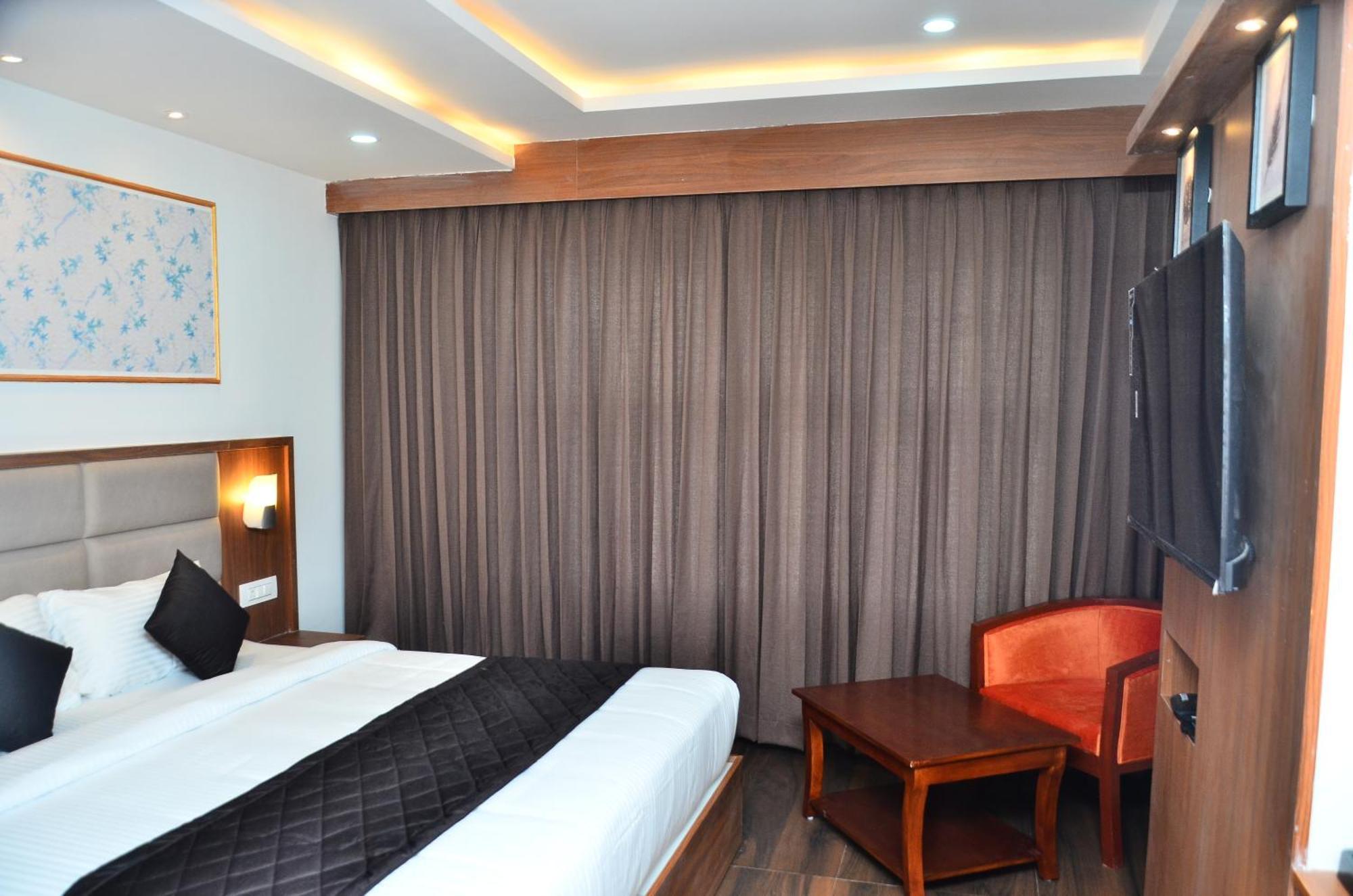 Hotel Eyrie Nest העיר בנגלור מראה חיצוני תמונה