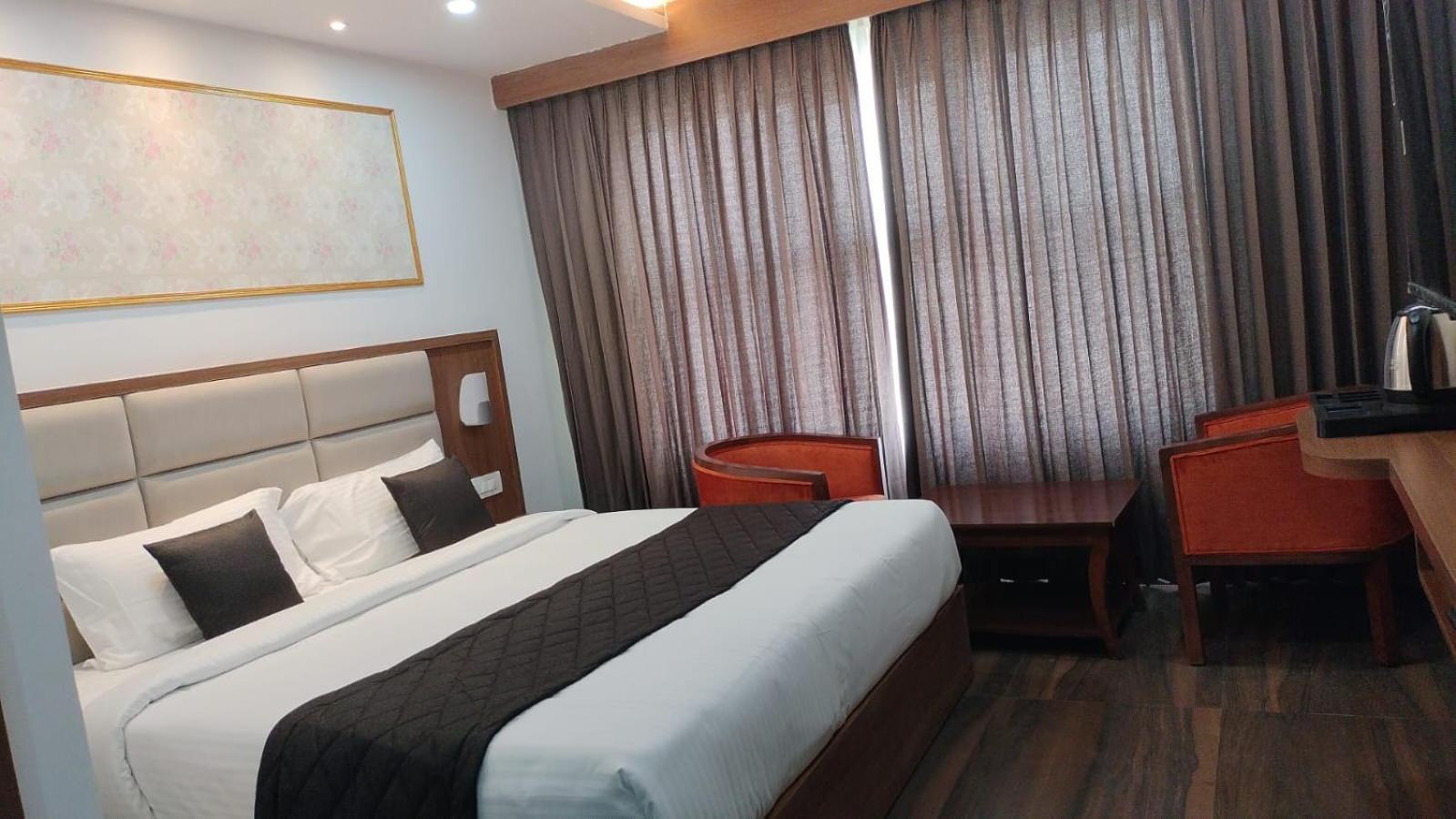 Hotel Eyrie Nest העיר בנגלור מראה חיצוני תמונה